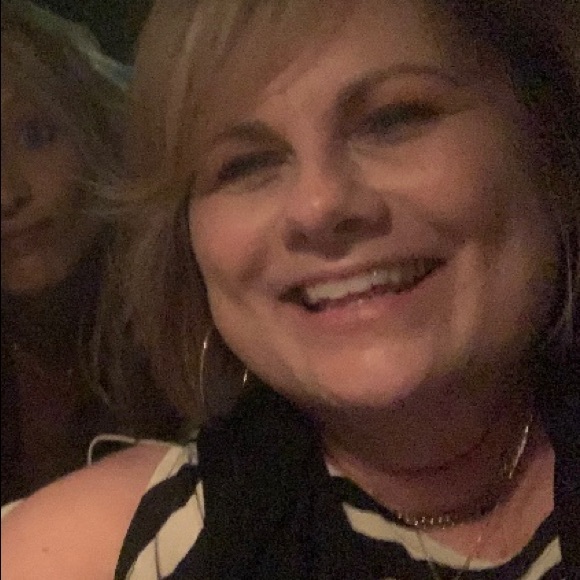 Kim Savage - Poshmark Profile Picture of Kim Savage (@kimsavage255) on Poshmark