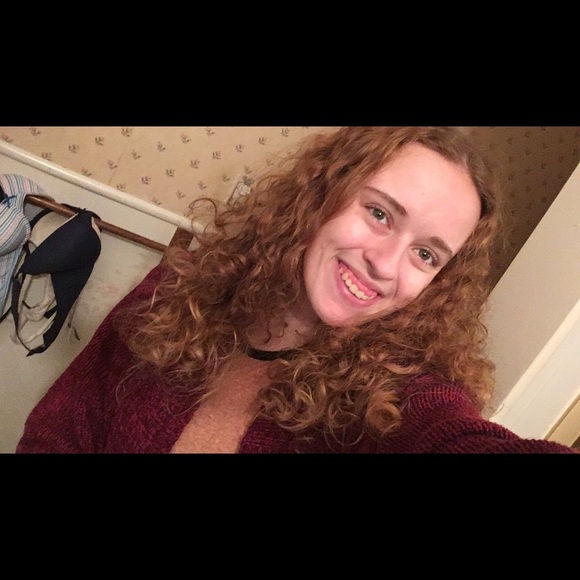 Profile Picture of Brianna Tobin (@briiiianannana) on Poshmark