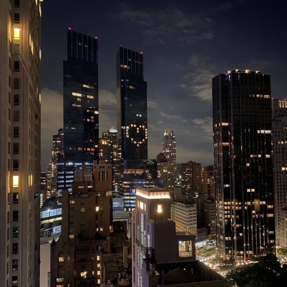 Profile Picture of Alexa Callen (@heartzfromlex) on Poshmark