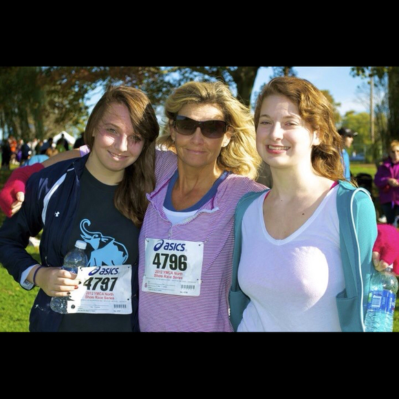 Profile Picture of Elizabeth Schultz (@schultz6844) on Poshmark