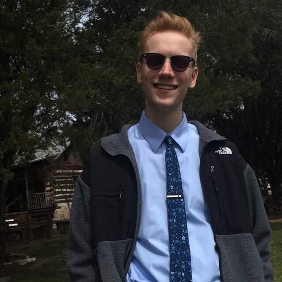 Profile Picture of Allen Gunn (@allenmgunn) on Poshmark