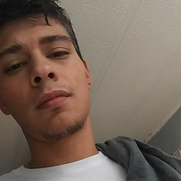 Profile Picture of Daniel Pena (@leanna_jo96) on Poshmark