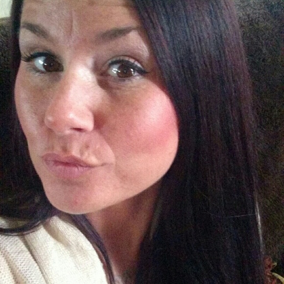 Profile Picture of Shelly Kirkland (@shellykirkland) on Poshmark