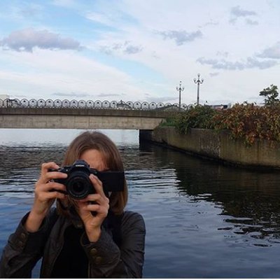 Profile Picture of Anne Sinclair (@annedoesnttweet) on Twitter