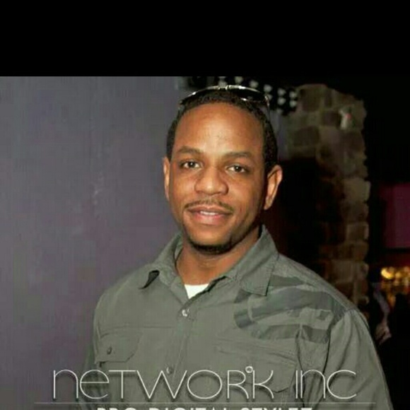 Profile Picture of Algernon Thompkins (@algernont1) on Poshmark