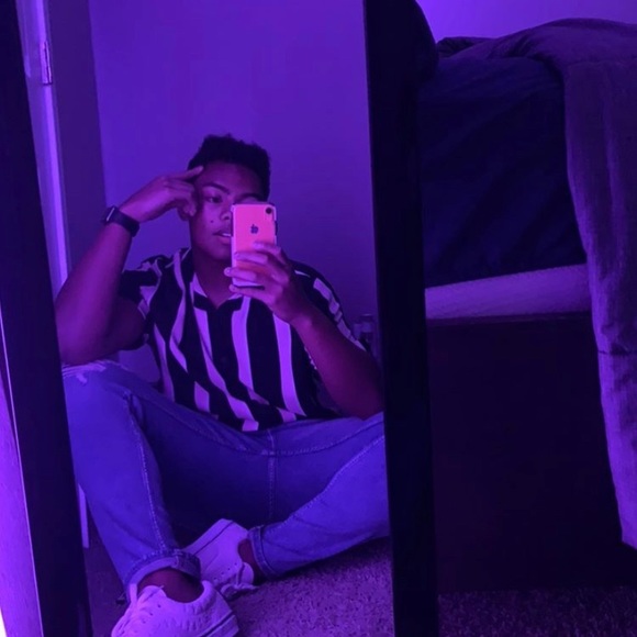 Profile Picture of Thomas Hammond (@tthhhooommaass) on Poshmark