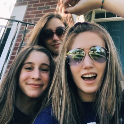 Profile Picture of Elizabeth Hofmann (@lizhofmann18) on Twitter