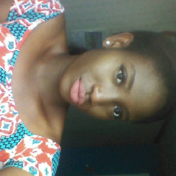 Profile Picture of Dolapo Fasiku (@adedolapo22) on Poshmark