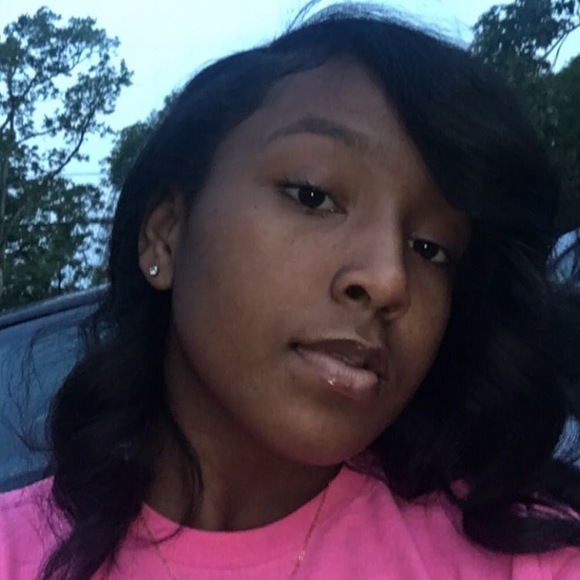 Profile Picture of Ajah Hayes (@hayesajah23) on Poshmark