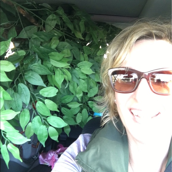 Profile Picture of Megan Destito (@mdestito) on Poshmark