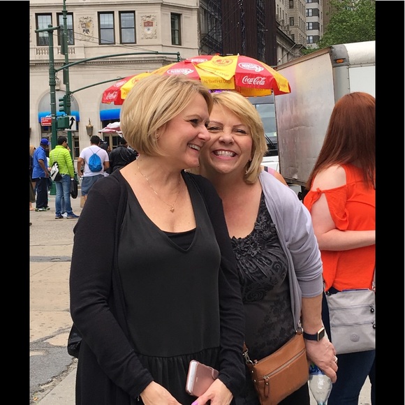 Profile Picture of Renee Mears (@reneemears) on Poshmark