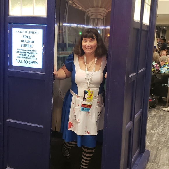 Profile Picture of Mandy Horetski (@eoywin) on Poshmark