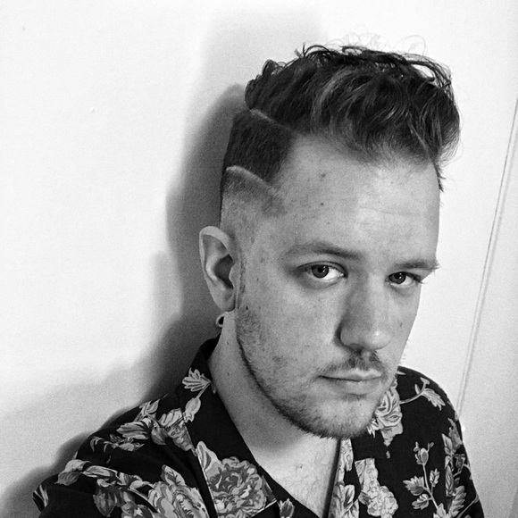 Profile Picture of Chris Slattery (@sloppysquare) on Poshmark