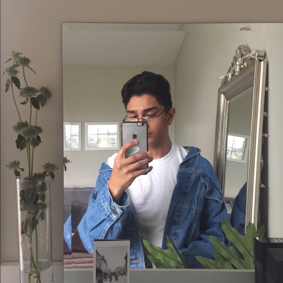 Profile Picture of Ollie Shafei (@ollieshafei) on Poshmark