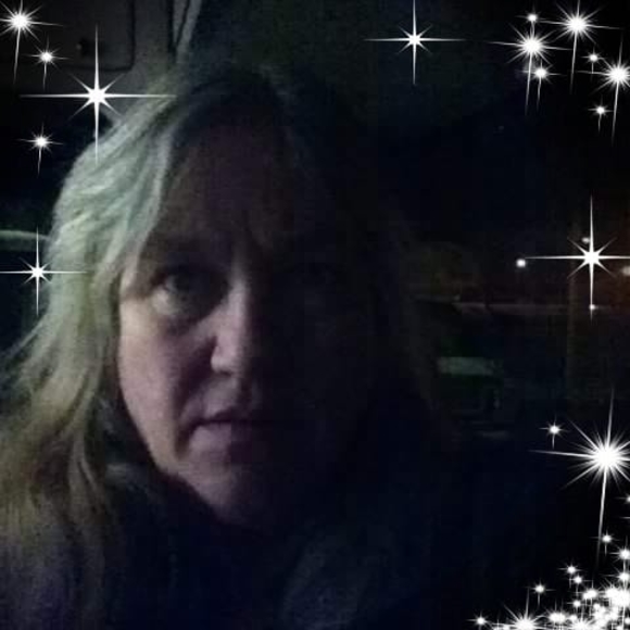 Profile Picture of Sandy Zbiegien (@sandyzbiegien) on Poshmark