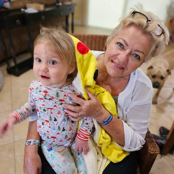 Profile Picture of Laurie Charles-flaum (@mamaflaum) on Poshmark