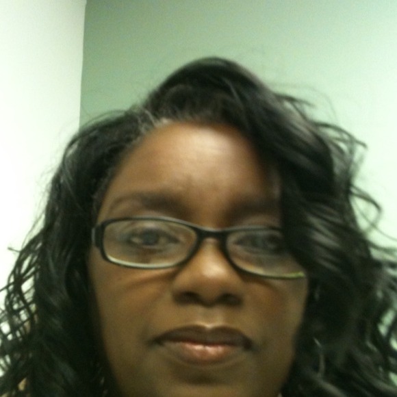 Profile Picture of Alisha Gray-hogan (@lyshag) on Poshmark