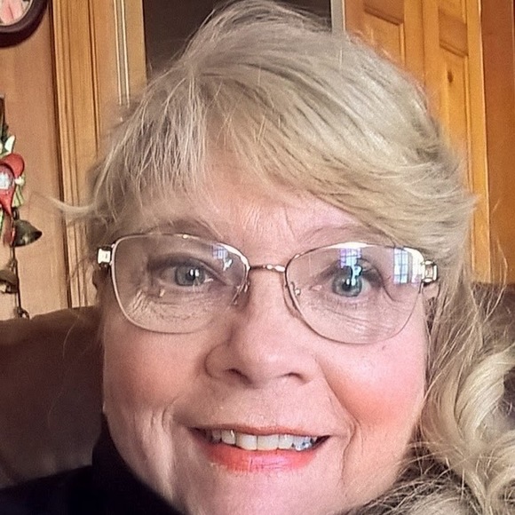 Profile Picture of Billye Currie (@bbcurrie828) on Poshmark