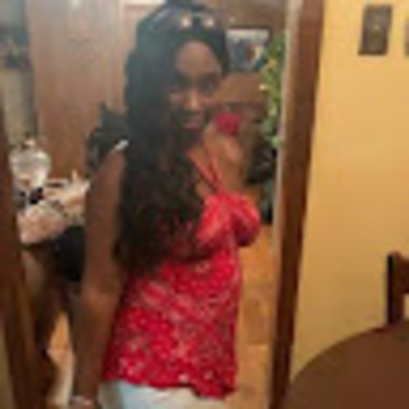 Profile Picture of Otisha Hilliard- daniels (@otishah) on Poshmark