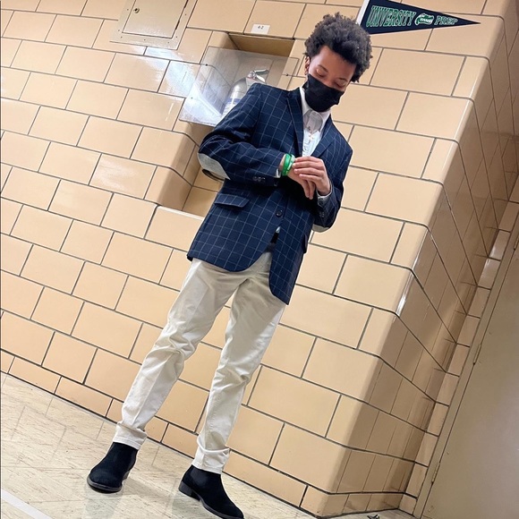 Profile Picture of Fabian Alexander (@fabo25b) on Poshmark