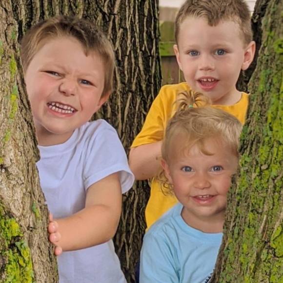 Profile Picture of Andrew Fox (@andrewfox189) on Poshmark