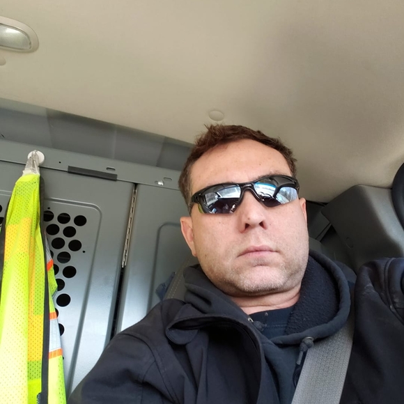 Profile Picture of Anthony Clevenger (@anthonyclevenge) on Poshmark