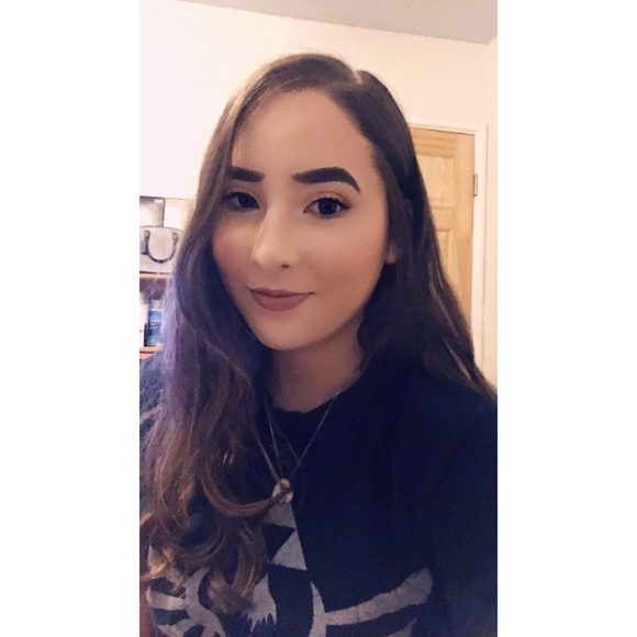 Profile Picture of Sandra Bernal (@sbernal14) on Poshmark