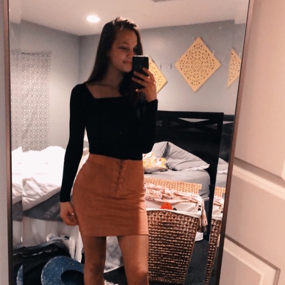 Profile Picture of Allison Tarapata (@allytarapata) on Poshmark