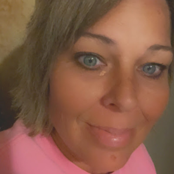 Profile Picture of Rebecca Buffer (@bekaboofer) on Poshmark