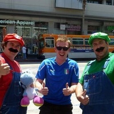 Profile Picture of Sean Azzurri Marsh (@Neonteacup) on Twitter