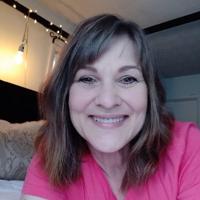 Profile Picture of Linda Tuttle (@LindaTu49987440) on Twitter