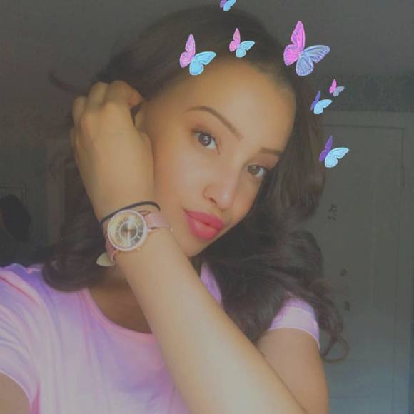 Profile Picture of Ana ruby Machado (@anamachado1998) on Poshmark