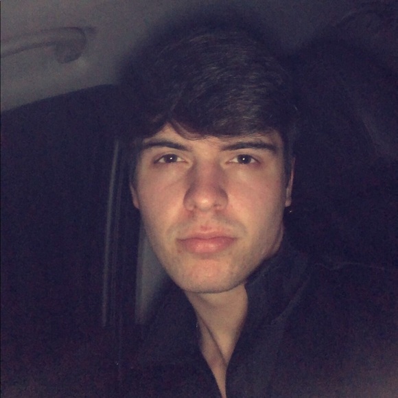 Profile Picture of Andrew Wehrli jr (@andrewwehrli199) on Poshmark