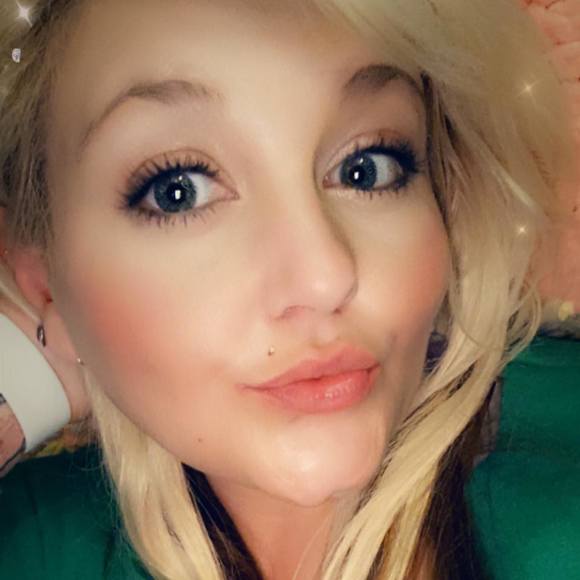 Profile Picture of Miranda Stark (@cosmogirl0584) on Poshmark