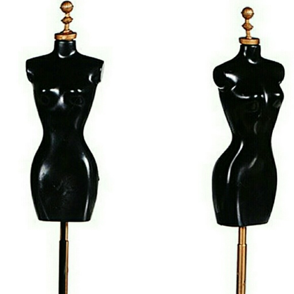 Profile Picture of Shereen Thompson (@shereen_d) on Poshmark