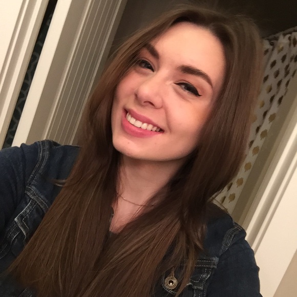 Profile Picture of Katelyn Heathcock (@kheath97) on Poshmark