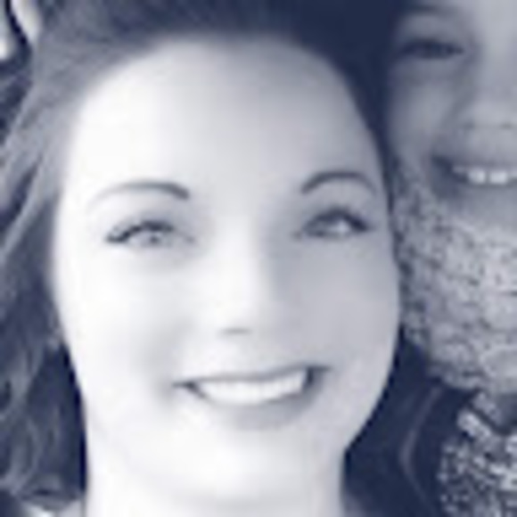 Profile Picture of Caitlyn Potteiger (@cpotteiger89) on Poshmark