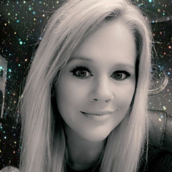 Profile Picture of Shilene Edwards (@shilenemac) on Poshmark