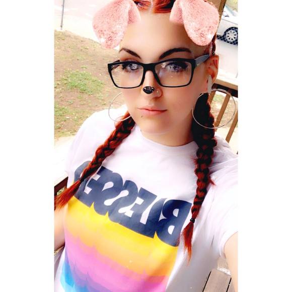 Julianna Durkan - Poshmark Profile Picture of Julianna Durkan (@juju31) on Poshmark