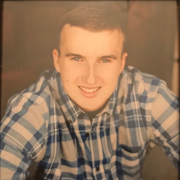 Profile Picture of David Pietropola (@davidpietro33) on Poshmark