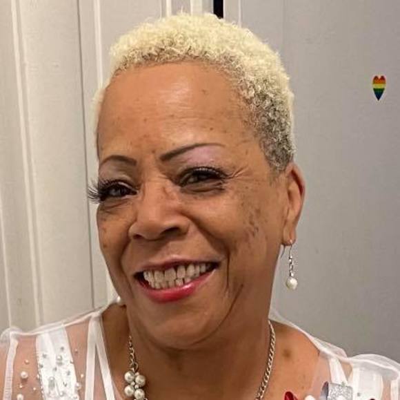 Profile Picture of Deborah Ginwright (@debginwright) on Poshmark