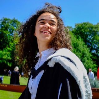 Profile Picture of Alice King (@alicejessking) on Twitter