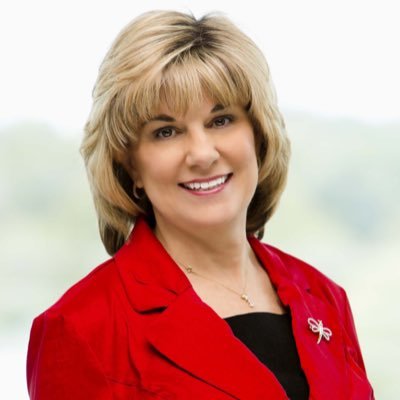 Profile Picture of Lisa Pennington (@704Lisa) on Twitter