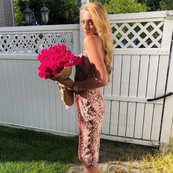 Profile Picture of Autumn Samuels (@autumn_samuels) on Poshmark