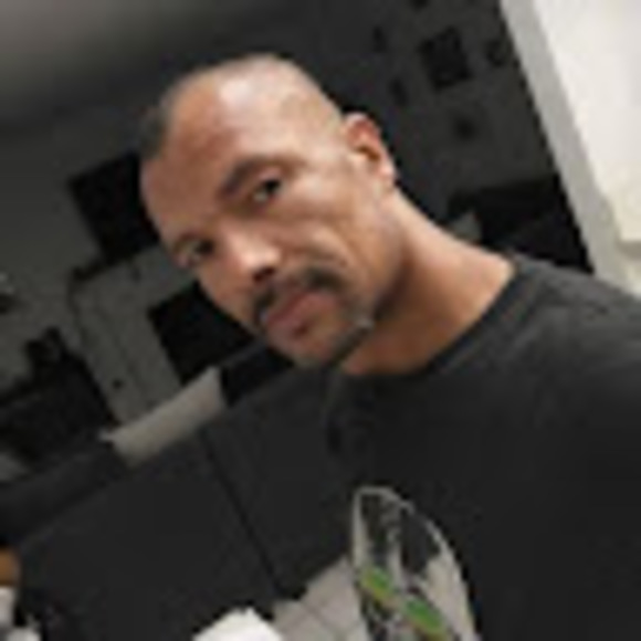 Profile Picture of Scott Coeburn (@scoeburn) on Poshmark