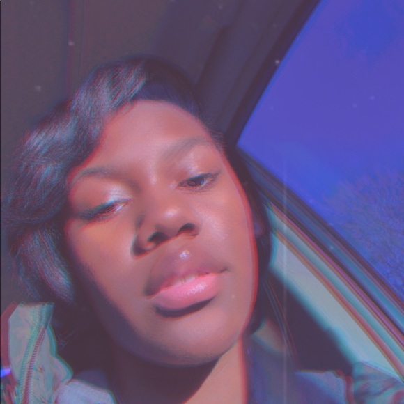 Profile Picture of Maria Wade (@bhadieria) on Poshmark