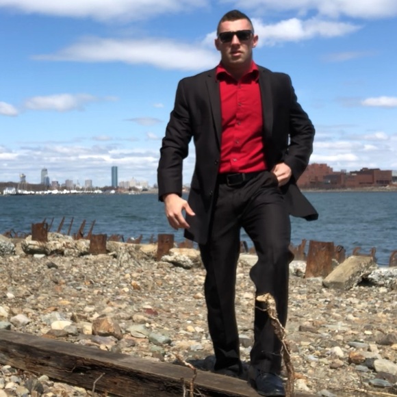 Profile Picture of John Harlow (@johnharlow) on Poshmark