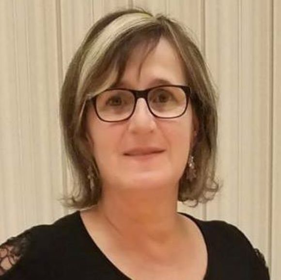 Yolanda Dittler - Poshmark Profile Picture of Yolanda Dittler (@yolandadittler) on Poshmark