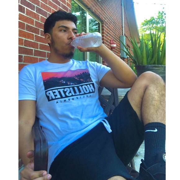 Profile Picture of Aaron Rivera (@aaronxstrange) on Poshmark