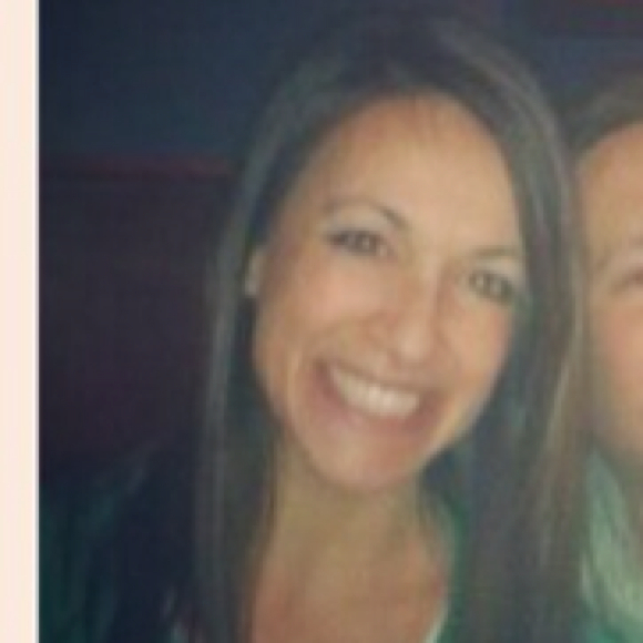 Profile Picture of Karen Moncure (@komo) on Poshmark